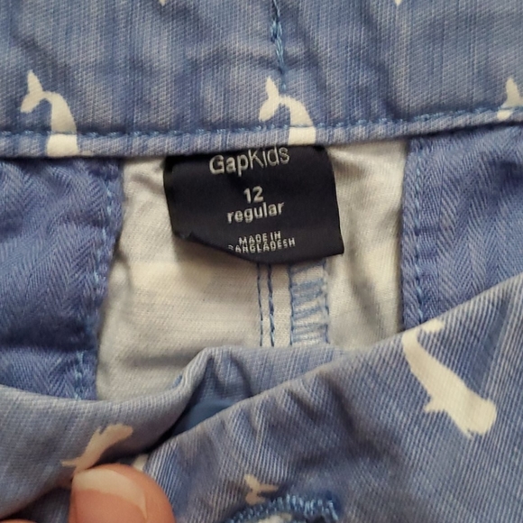 Gap kids size 12 blue whale shorts - Picture 2 of 3